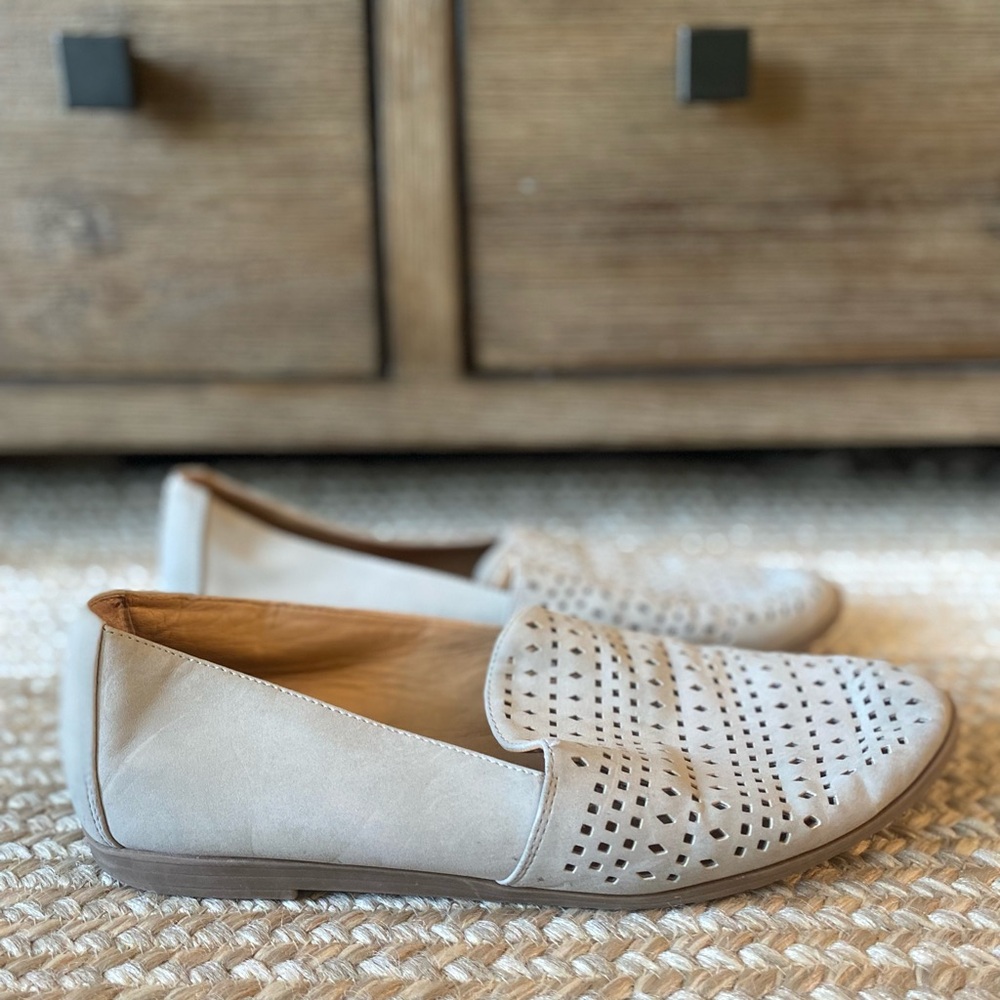 Franco Sarto Women's Light Gray Perforated Loafers